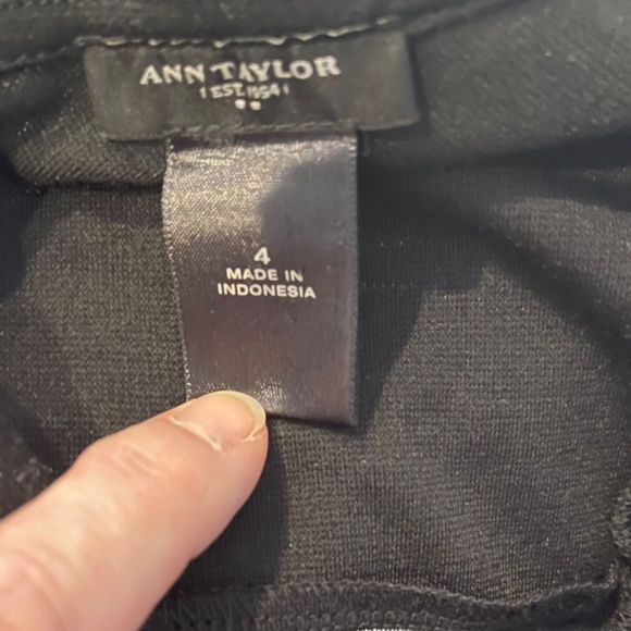 Cowl neck sleeveless dress - Picture 4 of 6